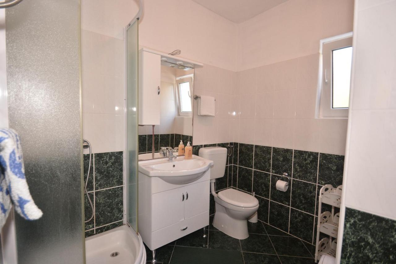 Apartments By The Sea Suhi Potok, Omis - 14555 耶塞尼采 外观 照片