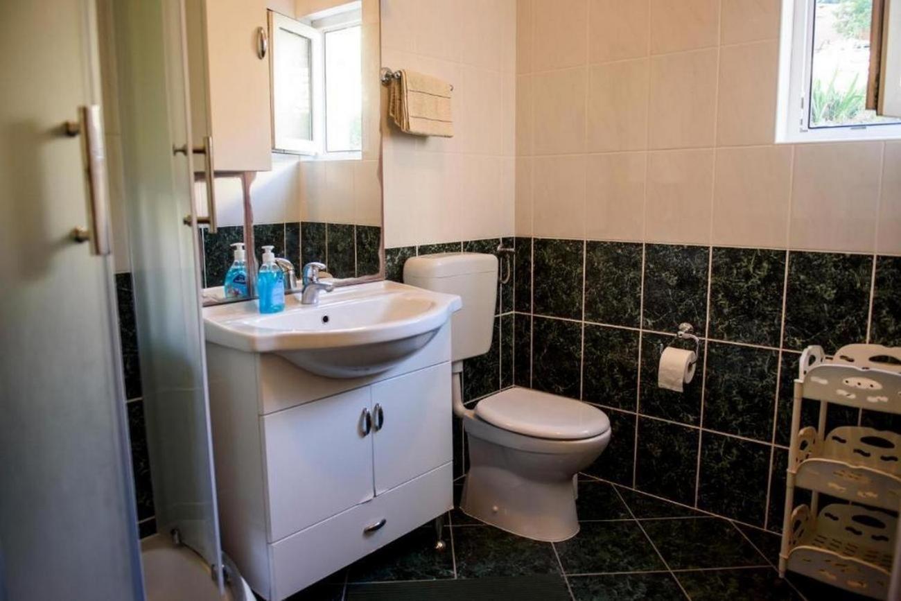 Apartments By The Sea Suhi Potok, Omis - 14555 耶塞尼采 客房 照片