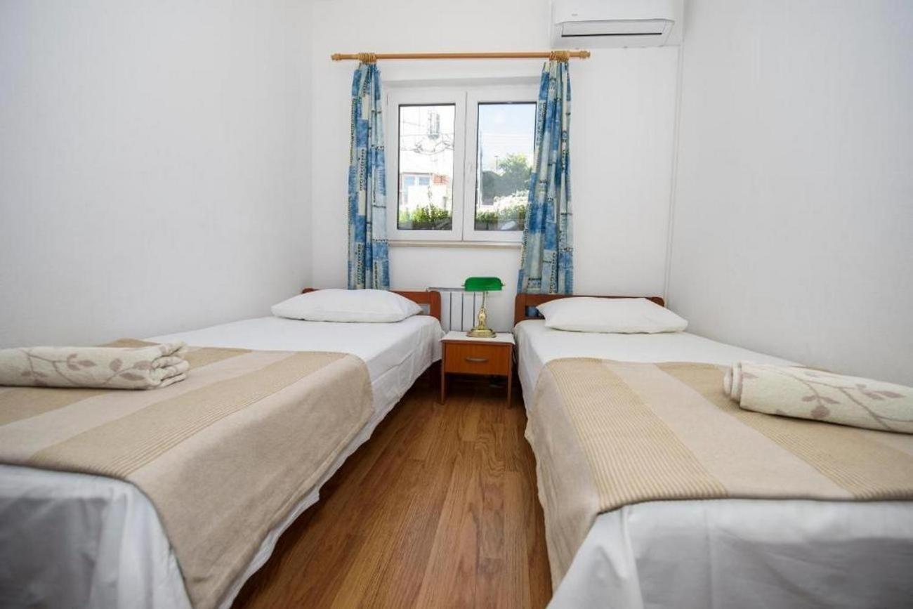 Apartments By The Sea Suhi Potok, Omis - 14555 耶塞尼采 客房 照片