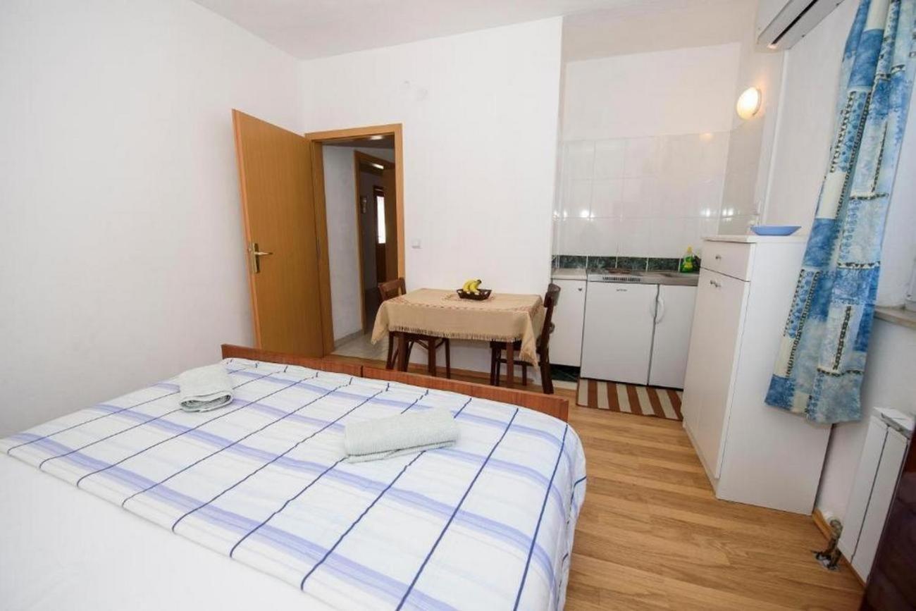 Apartments By The Sea Suhi Potok, Omis - 14555 耶塞尼采 客房 照片
